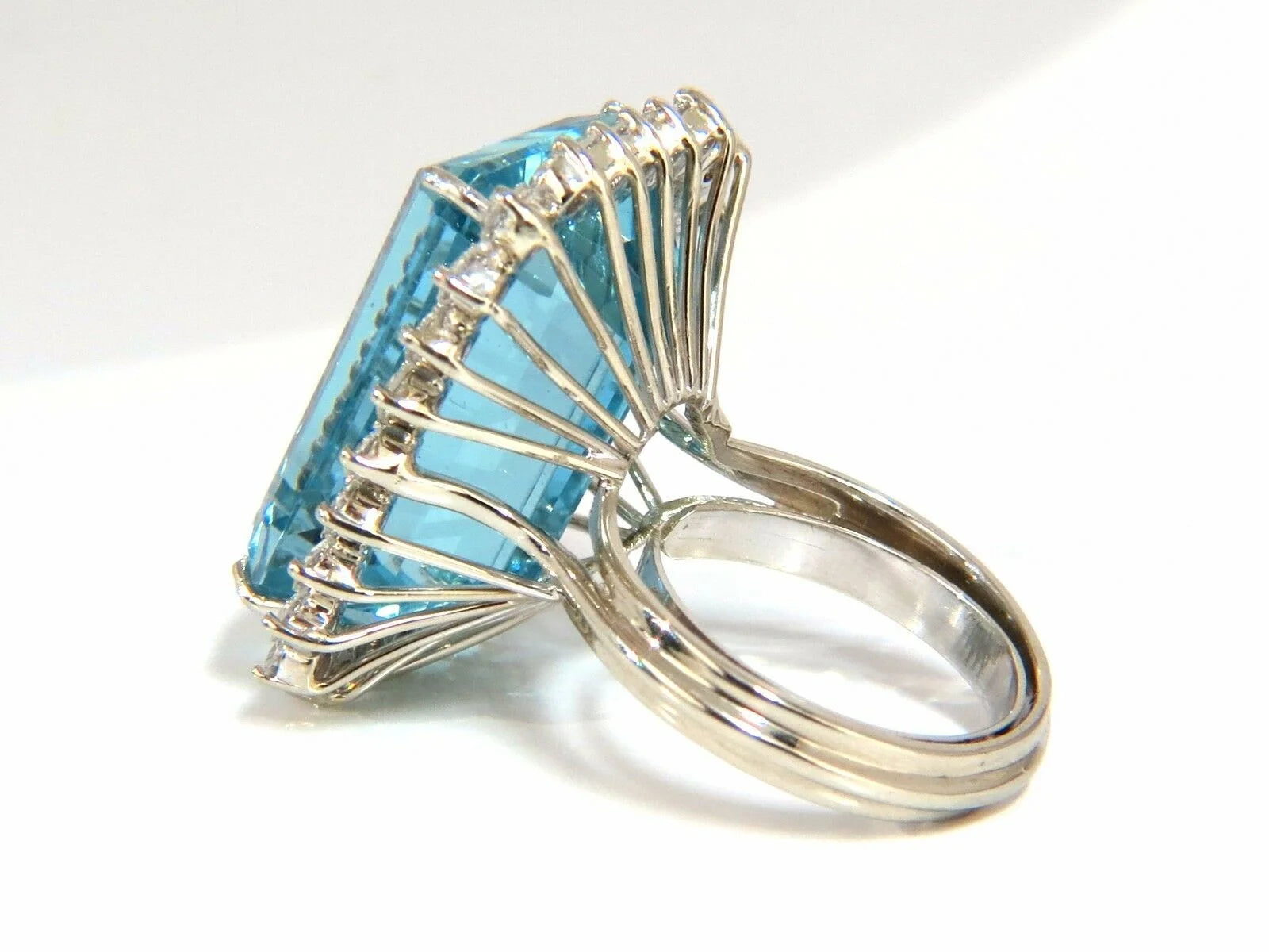 33.85ct Natural Blue Aquamarine Ring S8109