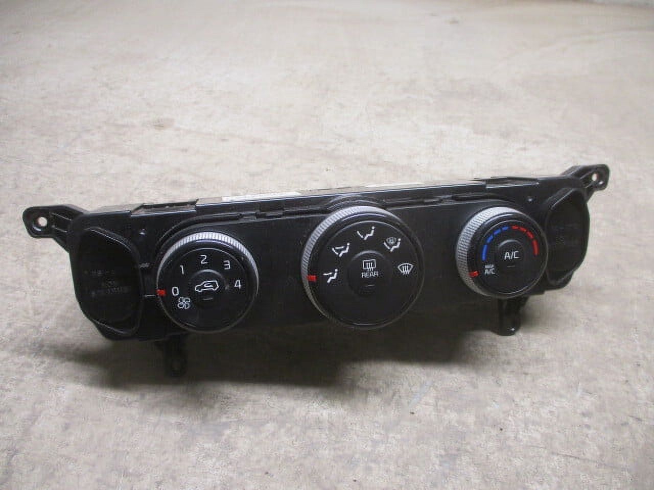 OEM Climate AC Heater Temperature Control M881