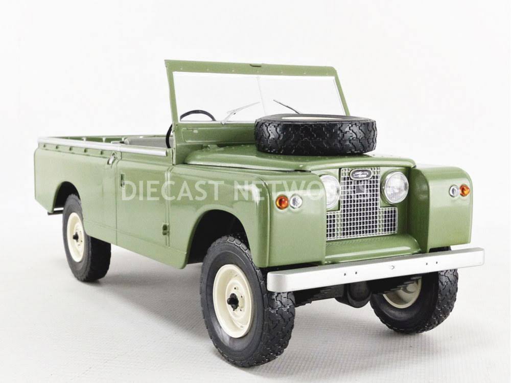 Green Collectible Miniature Car R911