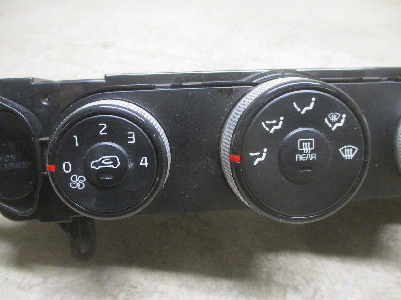OEM Climate AC Heater Temperature Control M881