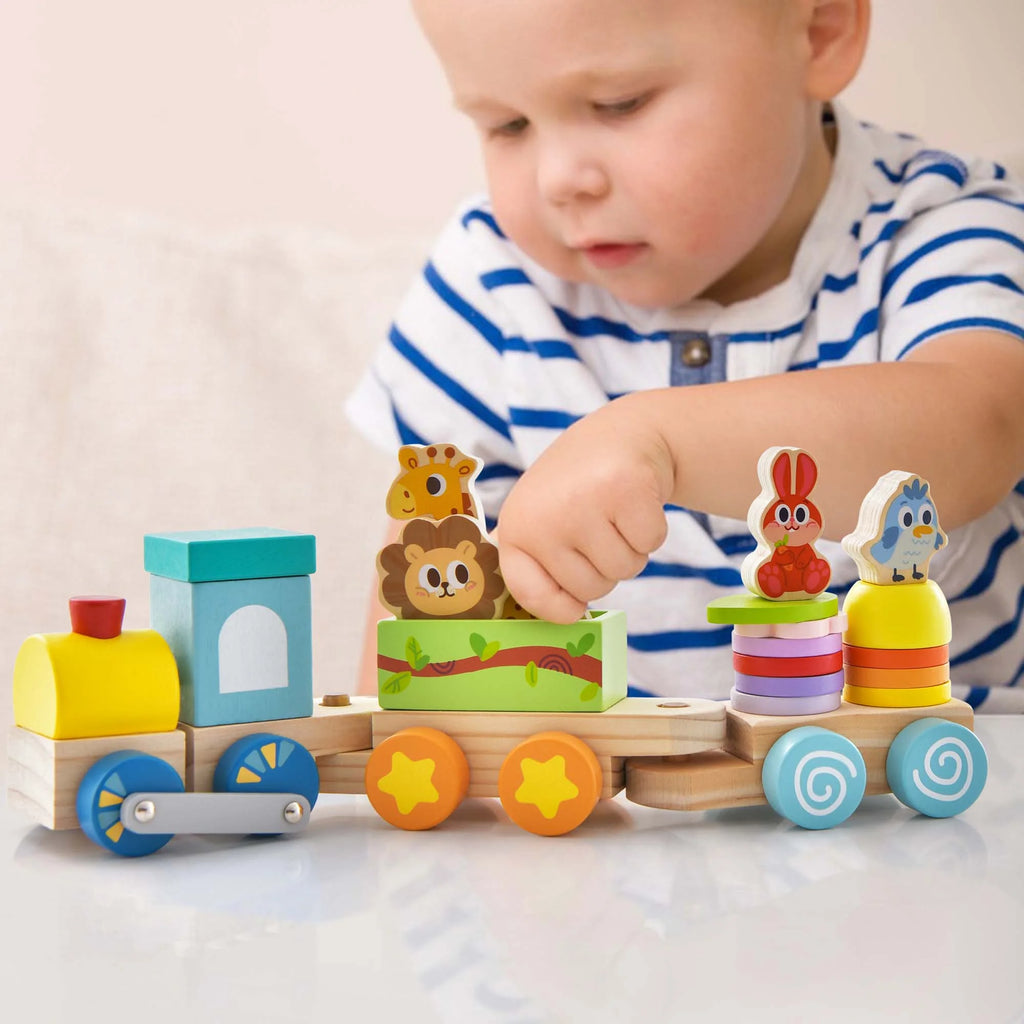 Wooden Stackable Train Set with Animal Toys & Locomotive O808011