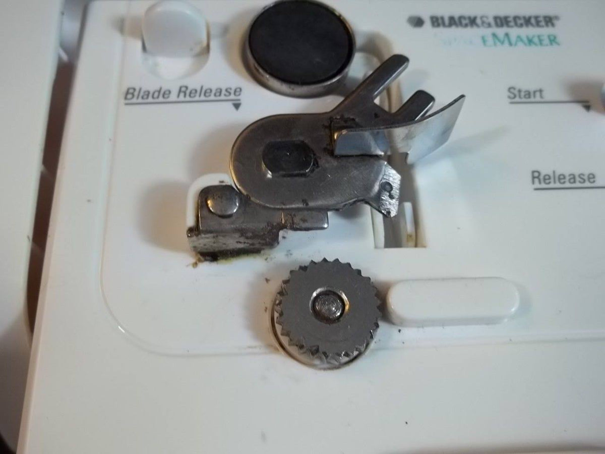 White EC600 Can Opener G352
