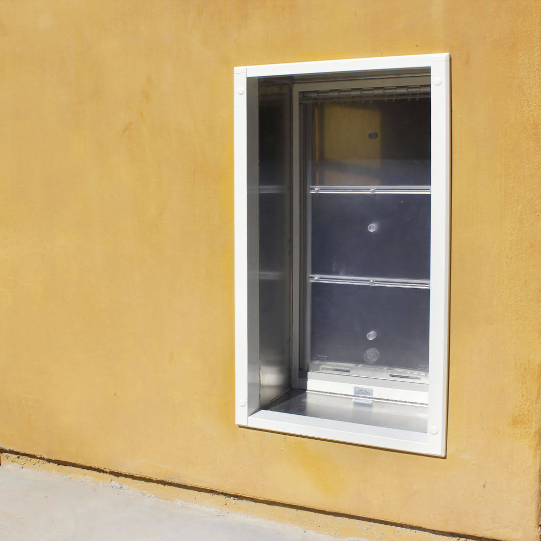 Single Flap Wall Mount Pet Door V73951
