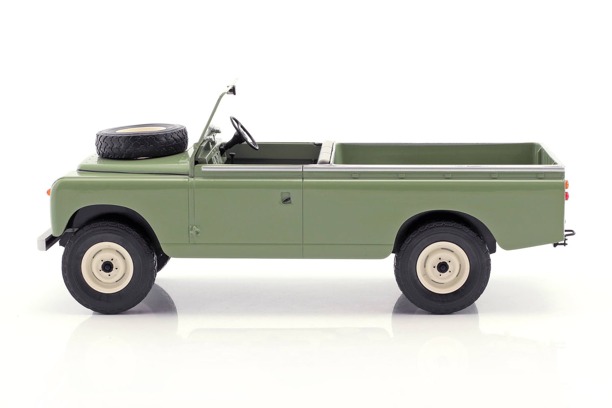 Green Collectible Miniature Car R911