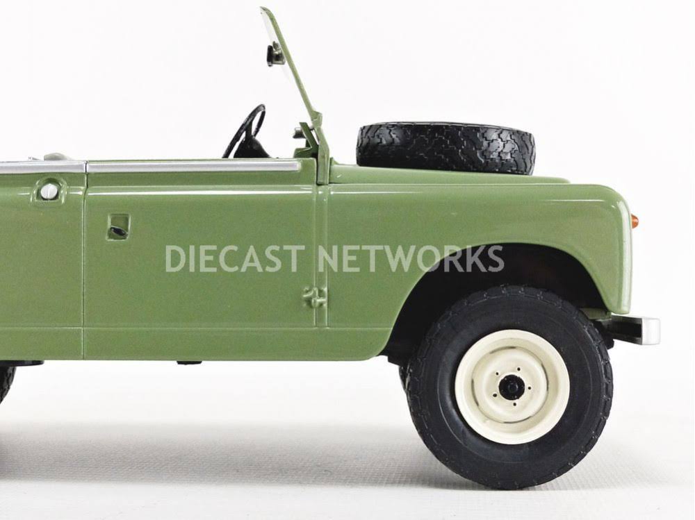 Green Collectible Miniature Car R911