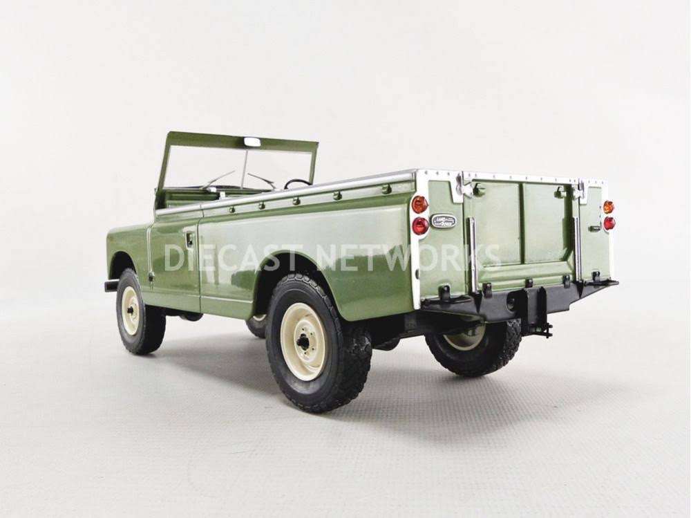 Green Collectible Miniature Car R911